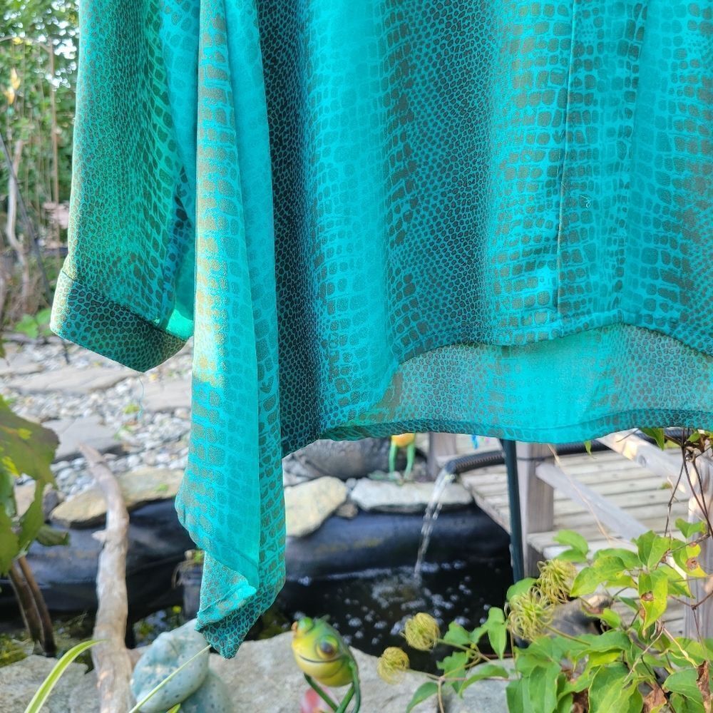 Snake Print Blouse‎ - Picture 3 of 13